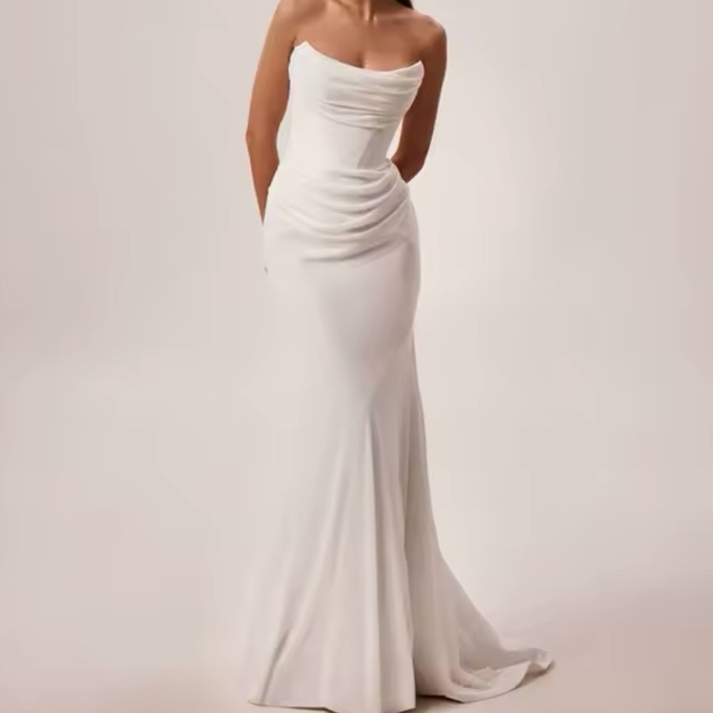 Modern Strapless Wedding Dress